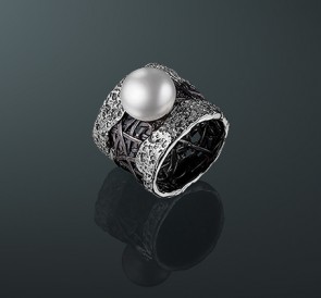 Кольцо с жемчугом к-009чсб: белый пресноводный жемчуг, серебро 925°